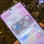 O Samsung Galaxy S26 Ultra em sua tela de bloqueio.