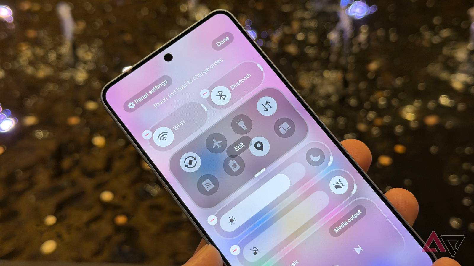 O Samsung Galaxy S26 Ultra em sua tela de bloqueio.