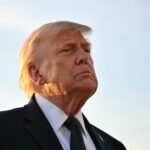 Presidente Donald Trump no aeroporto de Paris Orly, na França, em 17 de junho. - Mandel Ngan/AFP/Getty Images