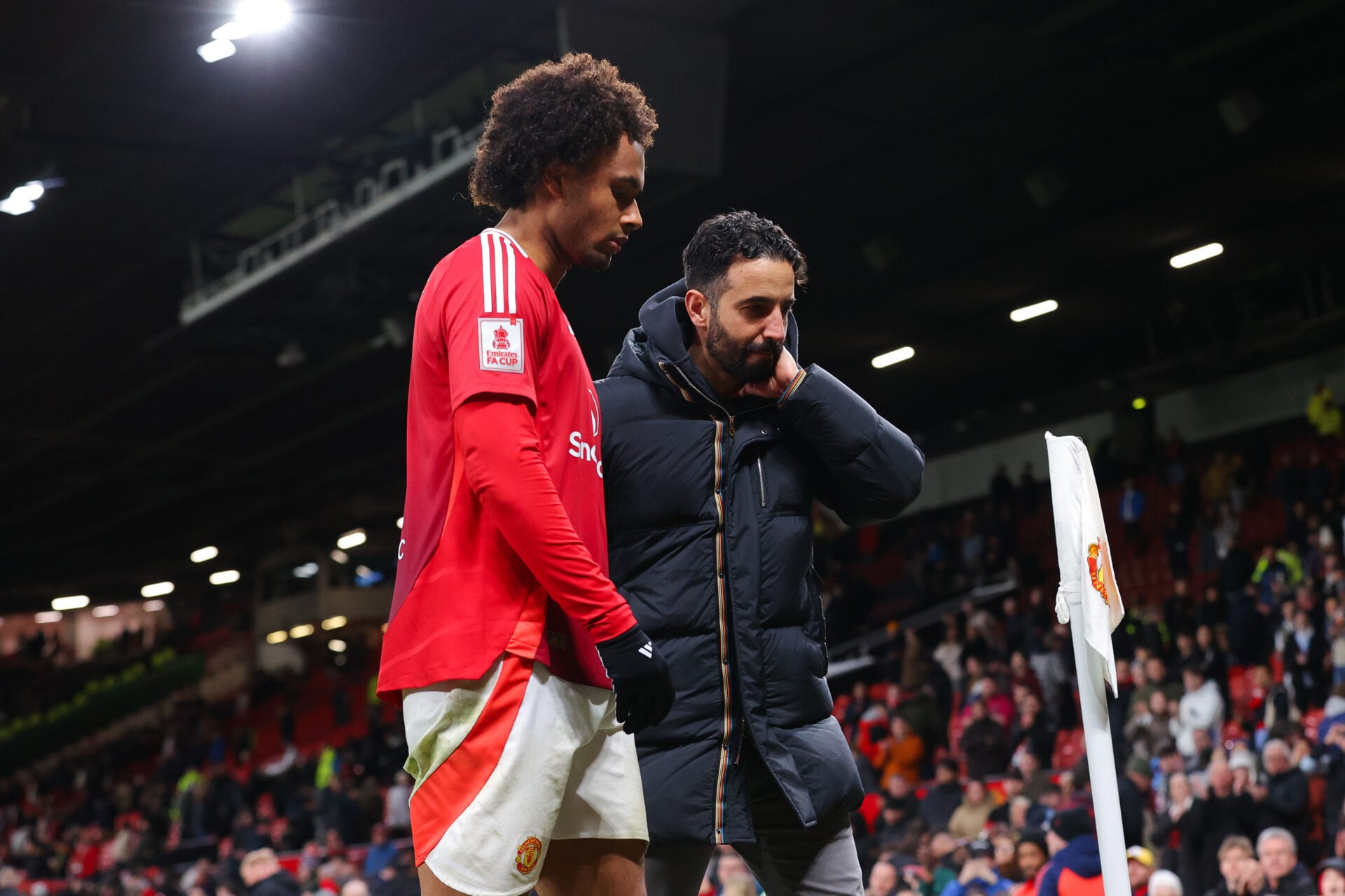 O que as 'fontes' de Ruben Amorim estão dizendo agora sobre a potencial transferência do AC Milan para o atacante do Man Utd, Joshua Zirkzee