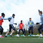 O que foi notado sobre Marcus Rashford e Anthony Gordon no treinamento da Inglaterra em meio à saga de transferências do Barcelona