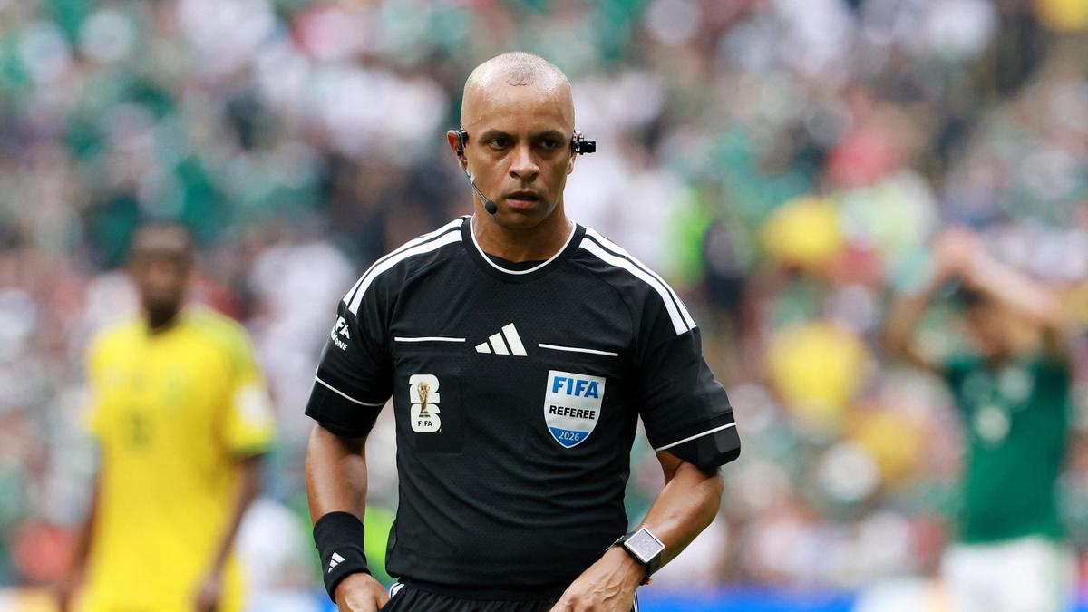 O que os árbitros usam na cabeça na Copa do Mundo FIFA 2026?