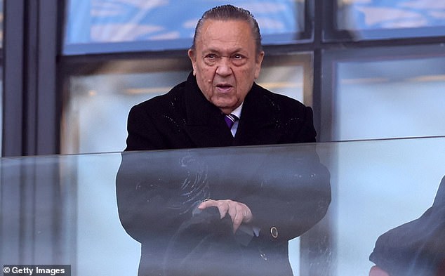 David Sullivan, fotografado no Estádio de Londres em novembro passado, foi acusado de atacar mulheres para sexo