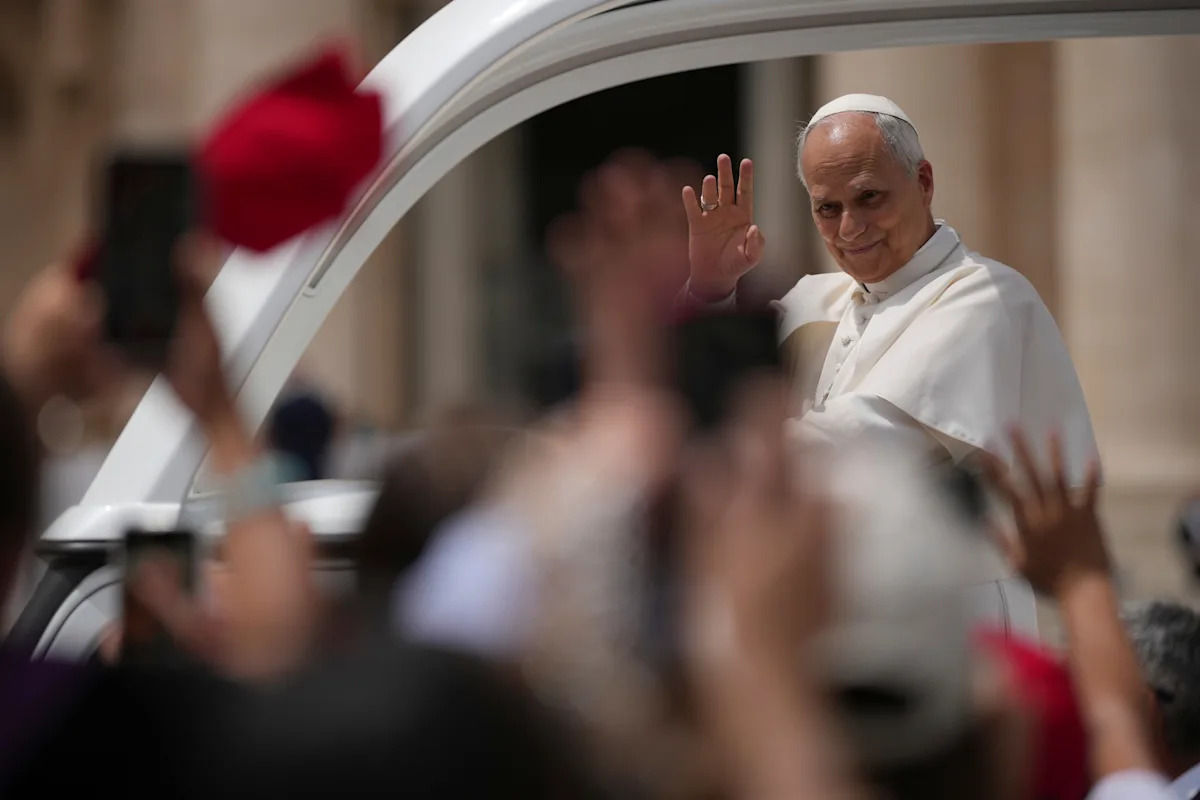 O que saber sobre a viagem do Papa Leão à Espanha, do escândalo político à joia arquitetônica de Barcelona