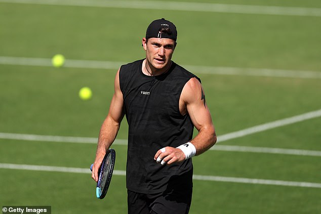 Jack Draper abandonou Wimbledon em um primeiro dia de pesadelo para as estrelas do tênis britânicas