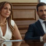 Jennifer Lopez e Brett Goldstein em “Office Romance” (Ana Carballosa/Netflix)