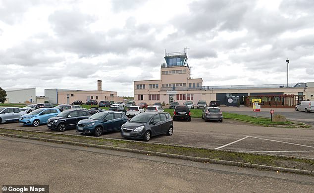 O avião havia decolado poucos minutos antes do campo de aviação Nancy-Essey (foto)