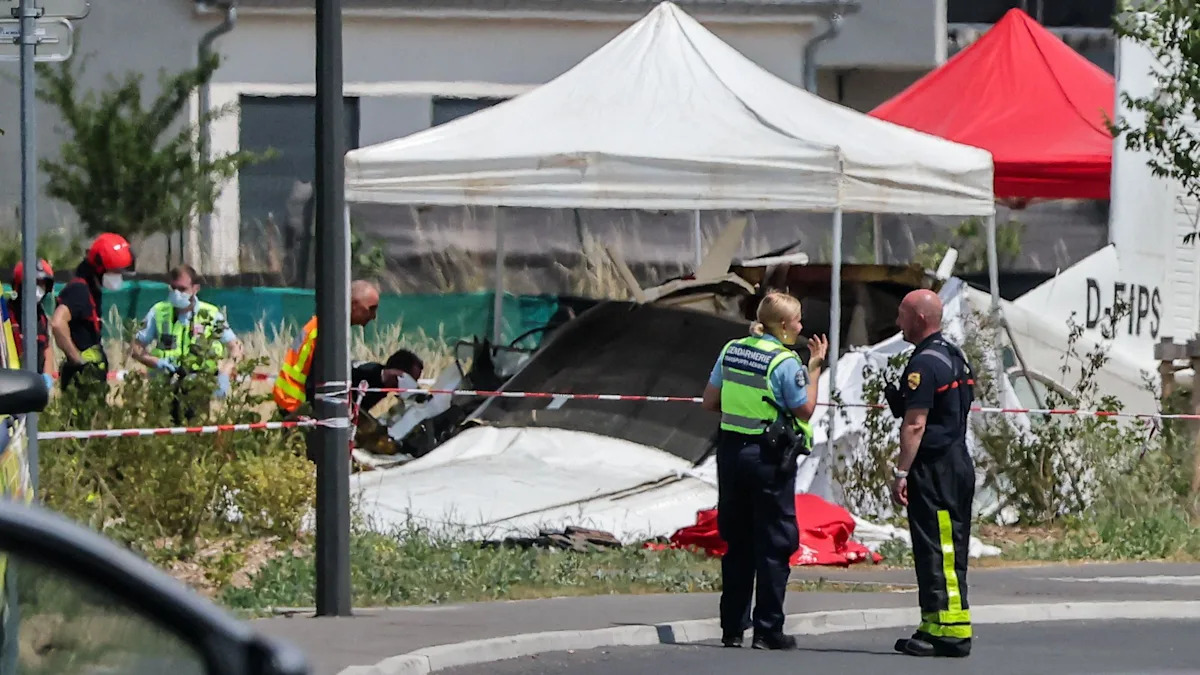 Onze mortos após queda de avião que transportava paraquedistas no leste da França