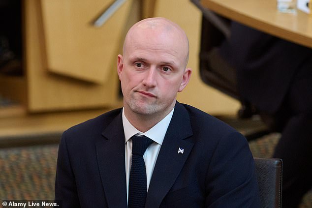 Stephen Flynn, ex-líder do SNP em Westminster e atual secretário de gabinete de Holyrood, disse que foi uma “noite difícil” para o partido