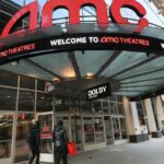 Os dramas do tamanho de um telefone que competem com os cinemas estão chegando aos cinemas