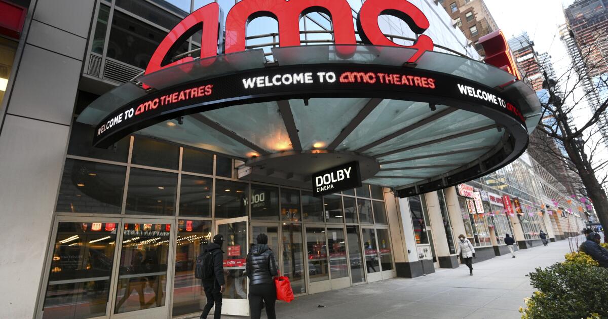Os dramas do tamanho de um telefone que competem com os cinemas estão chegando aos cinemas