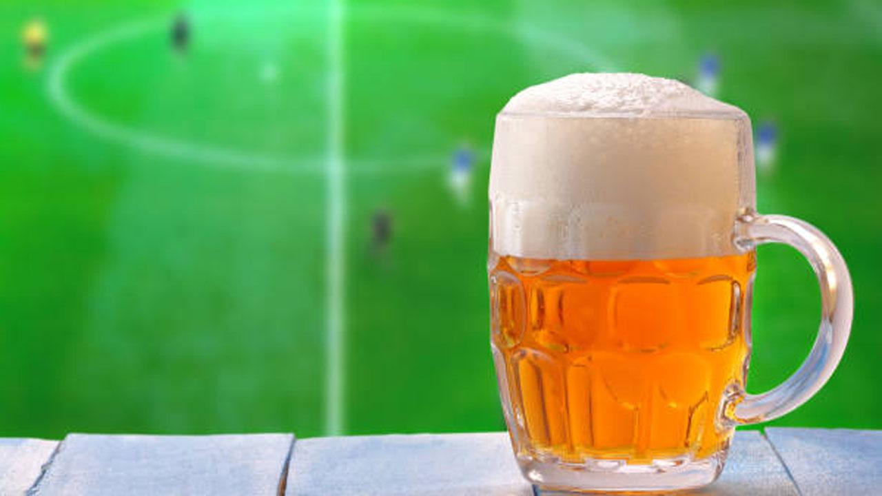 Os fãs da Inglaterra ficaram furiosos depois de descobrirem que a cerveja custava mais nos EUA do que no Reino Unido