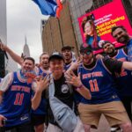 Os fãs do Knicks acham que Trump amaldiçoou o time. Então eles queimaram sálvia e protestaram contra as barricadas do lado de fora do MSG