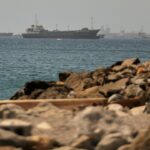 Os preços do petróleo sobem à medida que os combates no Líbano eclodem e o tráfego de Ormuz ainda lento