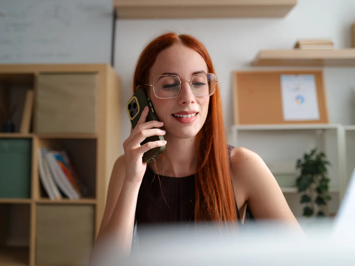 Os profissionais da Geração Z e da geração Y estão evitando telefonemas – e pagando um preço no trabalho