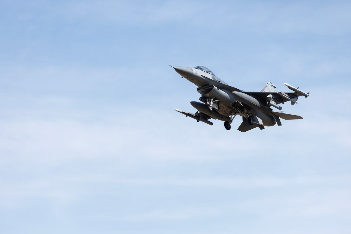 An F-16 comes in to land at RAF Lakenheath on April 11, 2025 in England. Photo by Dan Kitwood/Getty Images.