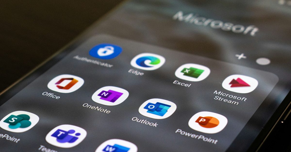 Aqueles que usam Macs e iPhones mais antigos não poderão criar ou editar documentos do Office | A foto mostra aplicativos do Microsoft Office em uma pasta do iPhone
