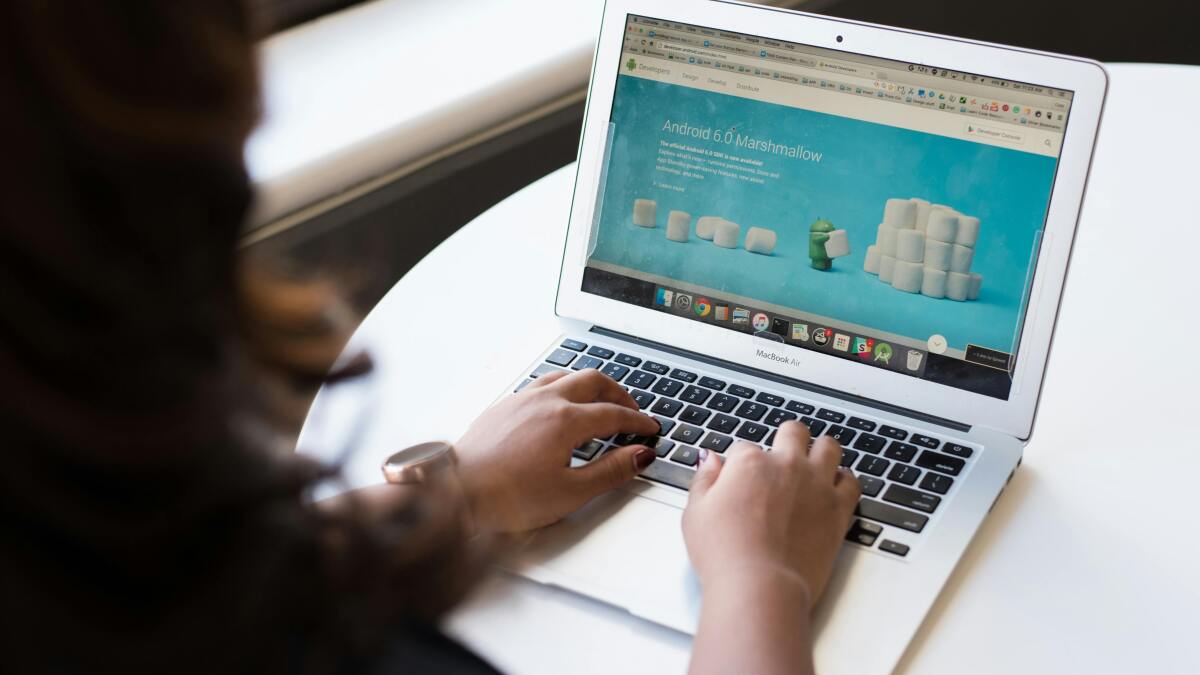 Pare de pagar mensalmente por hospedagem na web – esta assinatura vitalícia de 5 sites custa apenas US$ 80