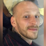 Passageiro ‘perturbador’ contido em voo Jet2 morre