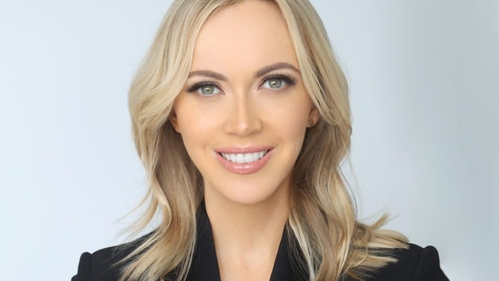 Paula Reid, correspondente-chefe de assuntos jurídicos da CNN, sairá antes da aquisição da Paramount