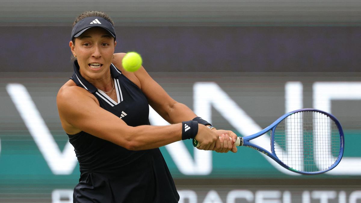 Pegula supera Sabalenka e chega à final em Berlim
