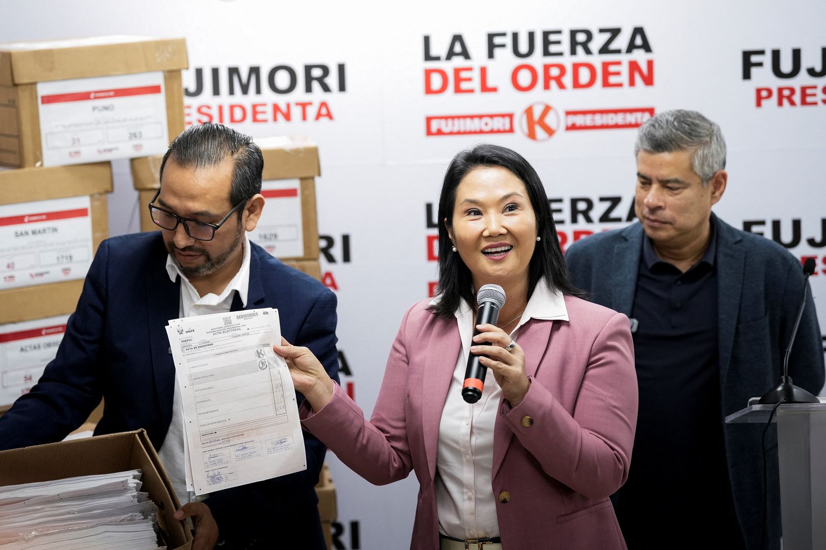 Peru elege Keiko Fujimori em vitória da direita latino-americana