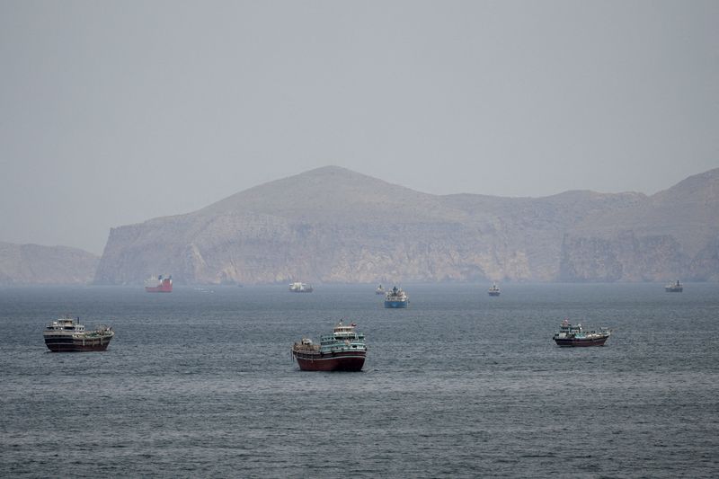 Petróleo atinge mínimos anteriores à guerra do Irão após acordo de cessar-fogo
