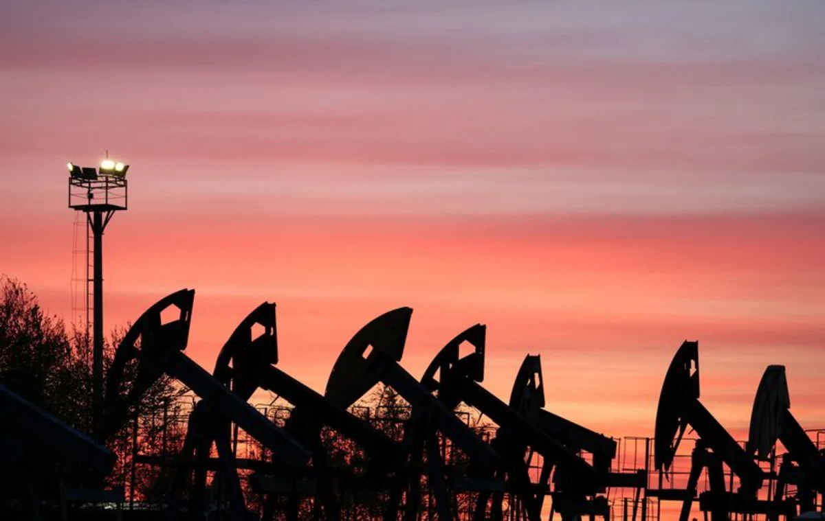 Petróleo deve ter a maior perda trimestral desde 2020, enquanto os comerciantes se concentram nas negociações EUA-Irã