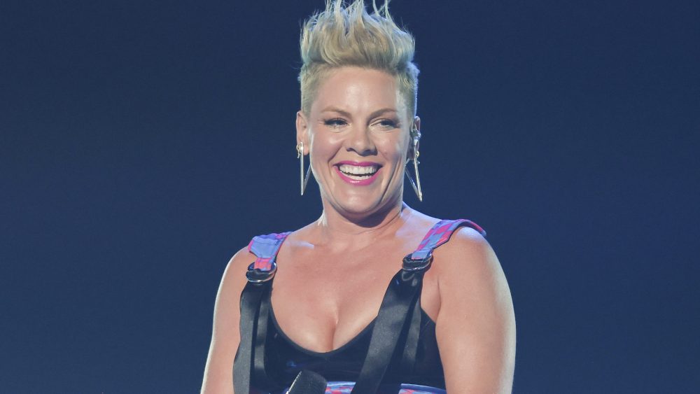 Pink provoca planos de hospedagem do Tony Awards: ‘Haverá acrobacias, e não apenas para mim’