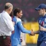 Placar IND-W vs ENG-W AO VIVO, aquecimento feminino para a Copa do Mundo T20 de 2026: Índia opta por lançar, Jemimah no banco