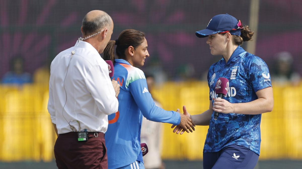 Placar IND-W vs ENG-W AO VIVO, aquecimento feminino para a Copa do Mundo T20 de 2026: Índia opta por lançar, Jemimah no banco