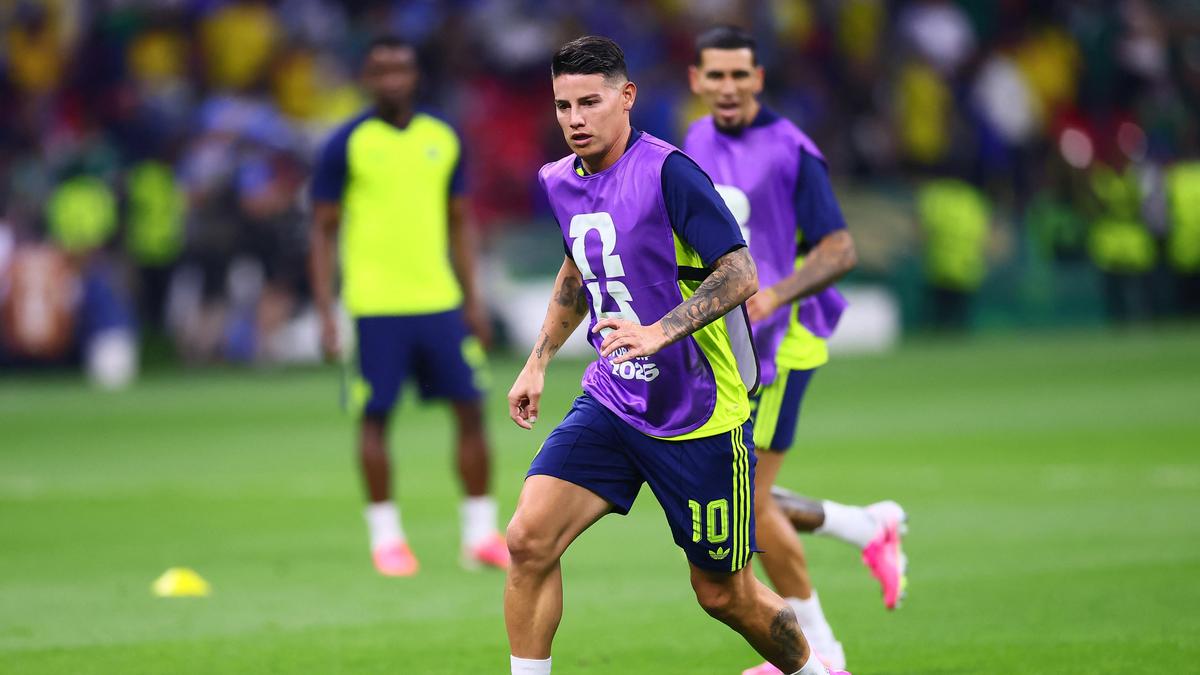 Futebol - Copa do Mundo FIFA 2026 - Grupo K - Uzbequistão x Colômbia - Estádio Azteca, Cidade do México, México - 17 de junho de 2026 James Rodriguez da Colômbia durante o aquecimento antes da partida REUTERS/Eloisa Sanchez