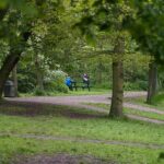 Um menino de quatro anos desapareceu por vários minutos enquanto brincava em Haden Hill Park, West Midlands, a poucos metros de sua mãe