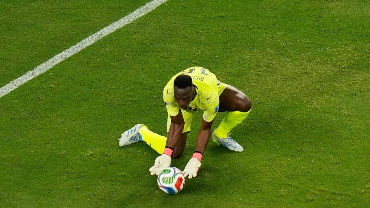 Por que Edouard Mendy foi substituído durante a Copa do Mundo FIFA de 2026 entre Noruega x Senegal?