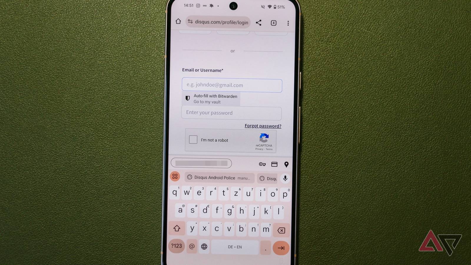 Uma tela de telefone mostrando vários ícones de aplicativos