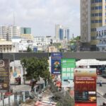 A estrada Maka Al-Mukarama, a principal via de Mogadíscio, costuma ser um movimentado centro comercial.