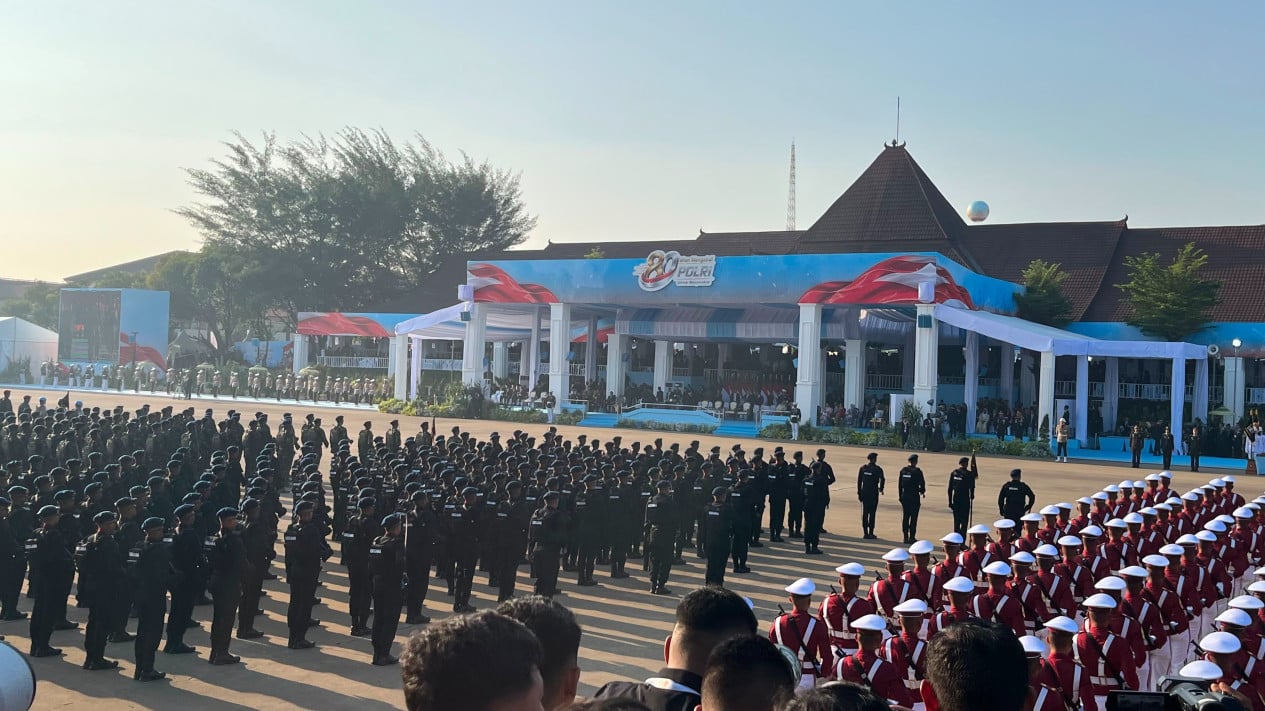 Prabowo Pimpin HUT Bhayangkara ke-80, Jokowi e Jusuf Kalla Kompak Hadir de Cikeas