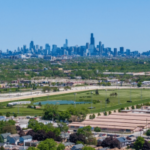 Vista aérea do Hawthorne Race Course em Stickney, Illinois, com o horizonte de Chicago ao fundo enquanto o histórico local de corridas de cavalos passa por um processo de falência, Capítulo 11, e um processo de venda em 26 de junho.