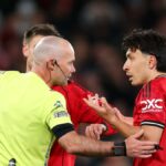 Premier League atualiza regras de arbitragem sobre puxões de cabelo e proteção de goleiros