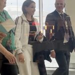 A princesa herdeira Ingrid Alexandra da Noruega cortou seu bacharelado na Universidade de Sydney e voou para fora da cidade na tarde de terça-feira