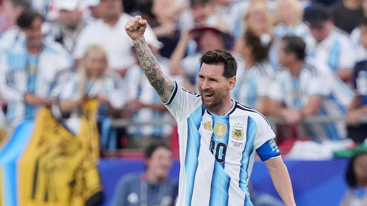 Futebol Futebol - Copa do Mundo FIFA 2026 - Grupo J - Argentina x Argélia - Kansas City Stadium, Kansas City, Missouri, EUA - 16 de junho de 2026 Lionel Messi da Argentina comemora seu primeiro gol IMAGN IMAGES via Reuters/Jay Biggerstaff