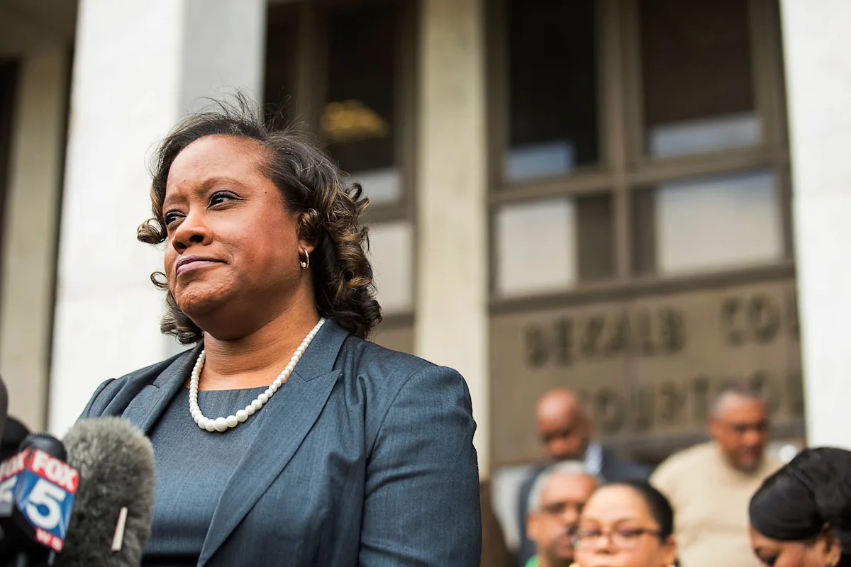 Promotor distrital desafia nova lei da Geórgia que remove rótulos partidários nas eleições na área de Atlanta