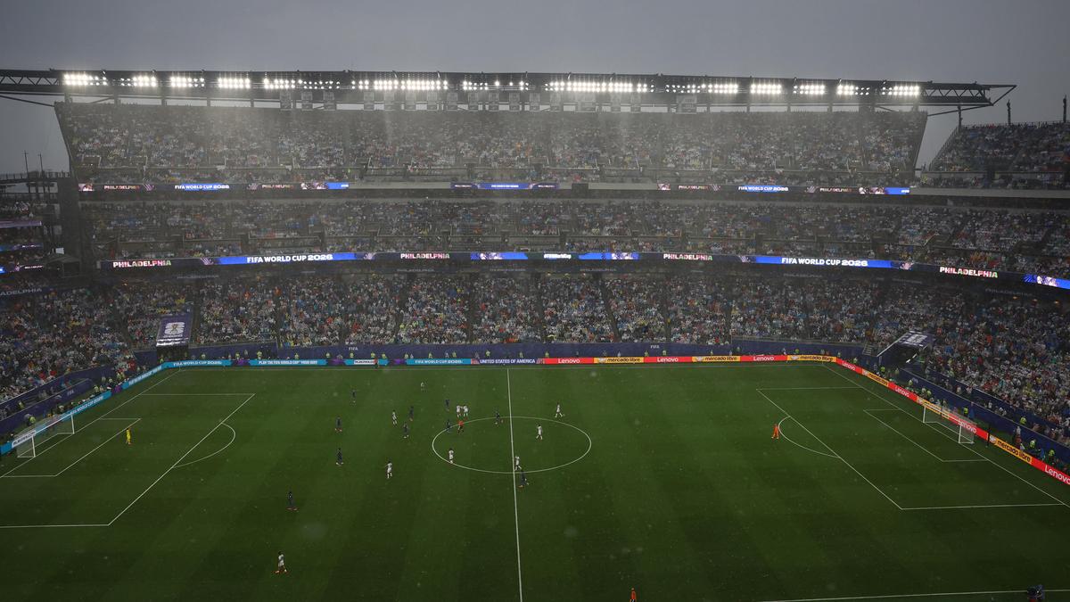 Qual é o protocolo meteorológico para reiniciar a partida França x Iraque na Copa do Mundo FIFA 2026?