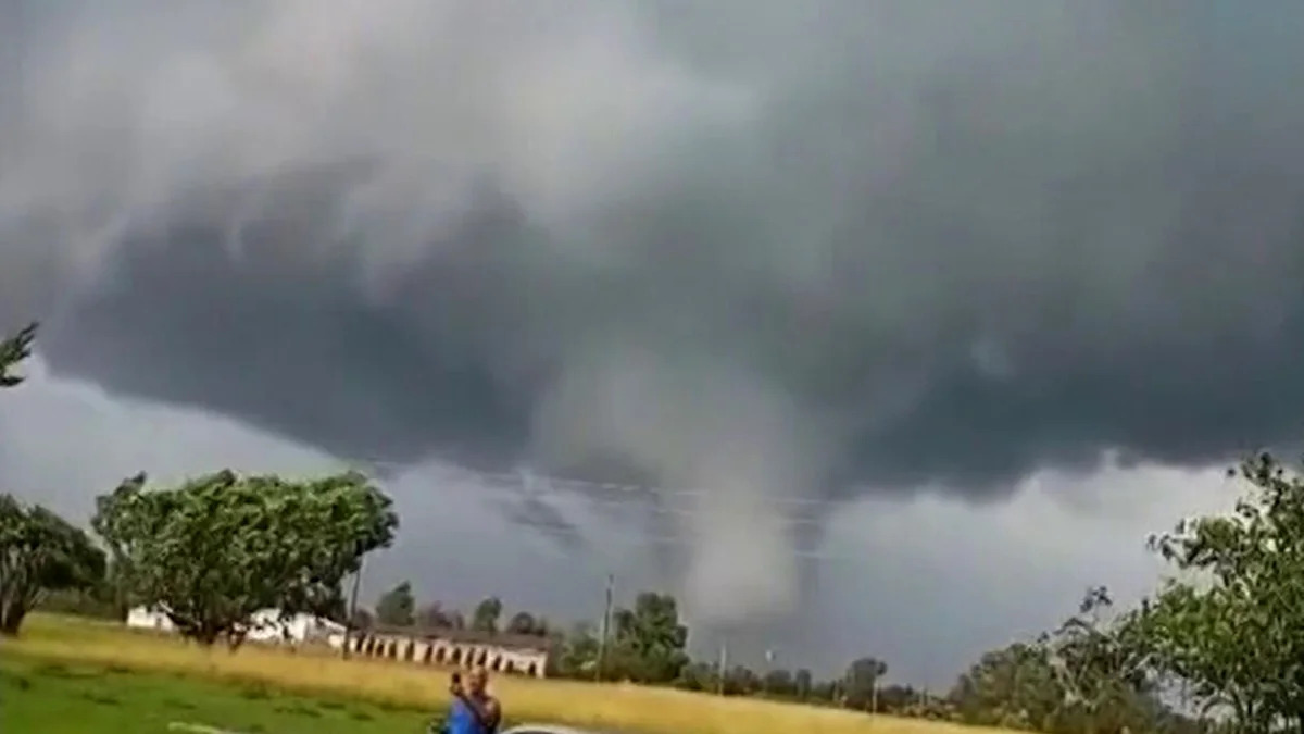 Quase 40 Twisters atingiram vários estados, do Colorado a Indiana