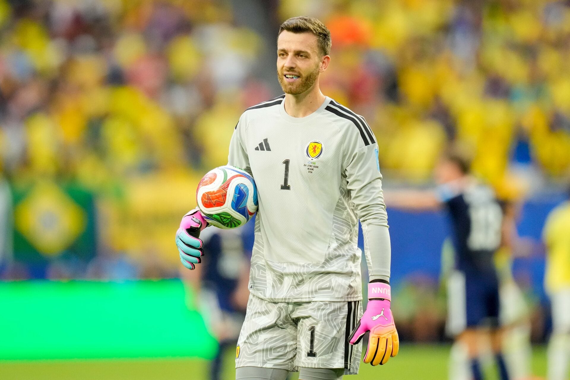 Quem é Angus Gunn? O que os fãs do Man Utd precisam saber sobre o goleiro escocês em meio a transferências
