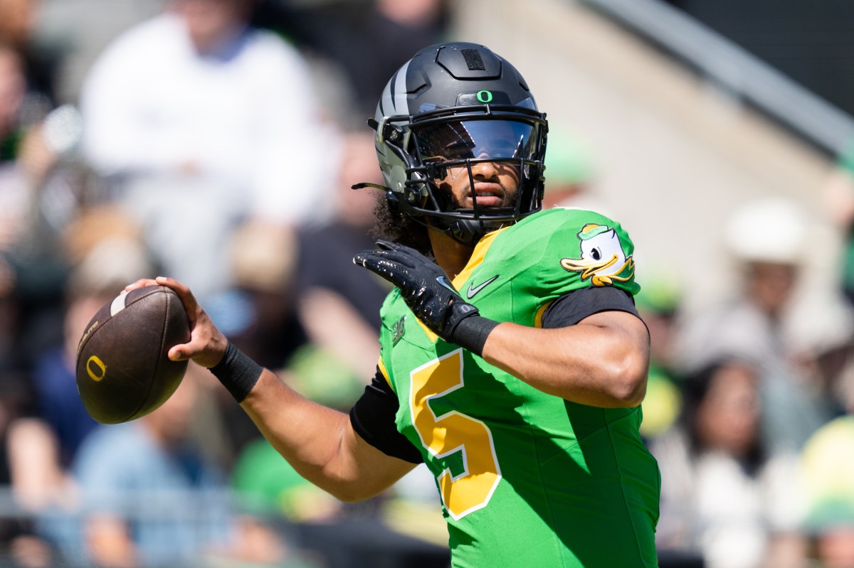 Oregon QB Dante Moore