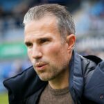 Robin van Persie compartilha uma visão do camarim sobre o tratamento com secador de cabelo de Sir Alex Ferguson