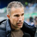 Robin van Persie sofre um revés gerencial quando o diretor técnico quebra o silêncio sobre o reinado do ex-atacante do Man Utd