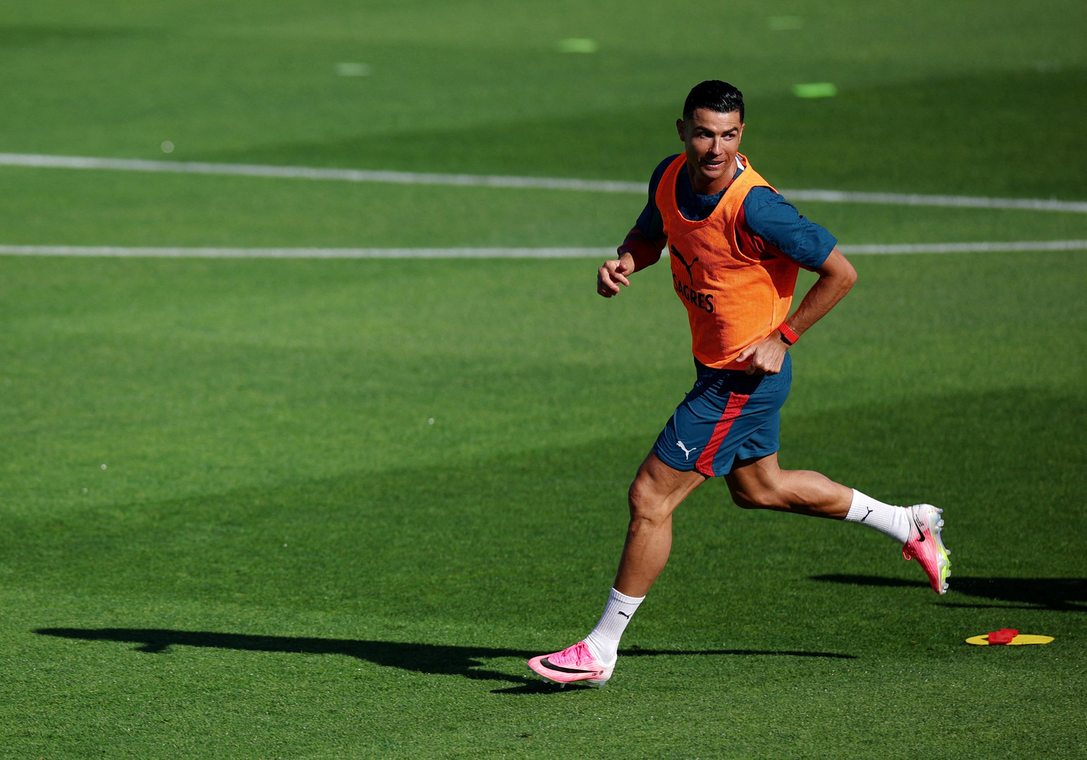 Ronaldo se junta aos treinos de Portugal antes da sexta participação na Copa do Mundo