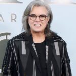 Rosie O'Donnell faz a primeira aparição pública desde que compartilhou que fez uma plástica no rosto